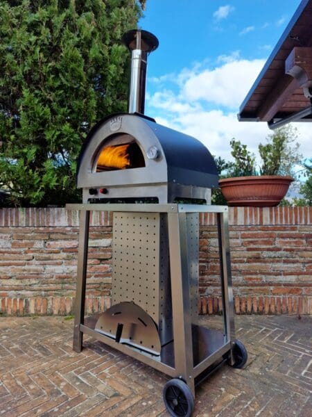 Compacte Clementino gasoven buiten op onderstel