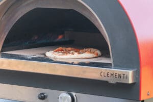 Clementi GOLD Gasoven in actie, pizza bakken