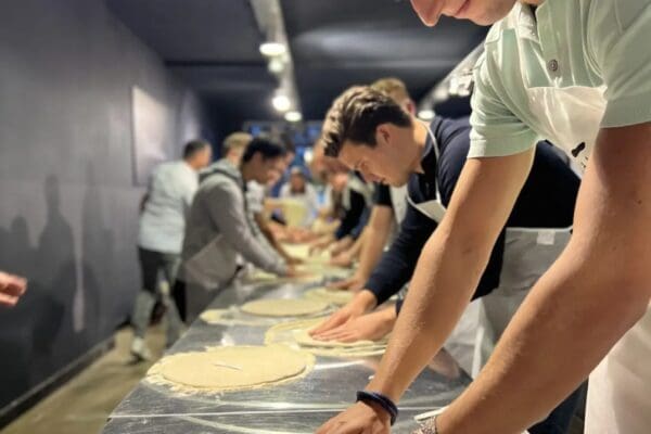 Zelf pizzadeeg maken
