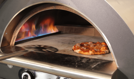 Pizza in gasoven