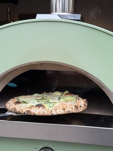 Clementi Remida Plus gasoven met pizza in de oven